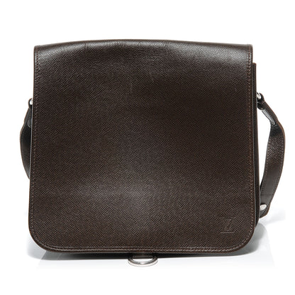 Louis Vuitton Taiga Andrei Messenger Grizzli 1 of 8