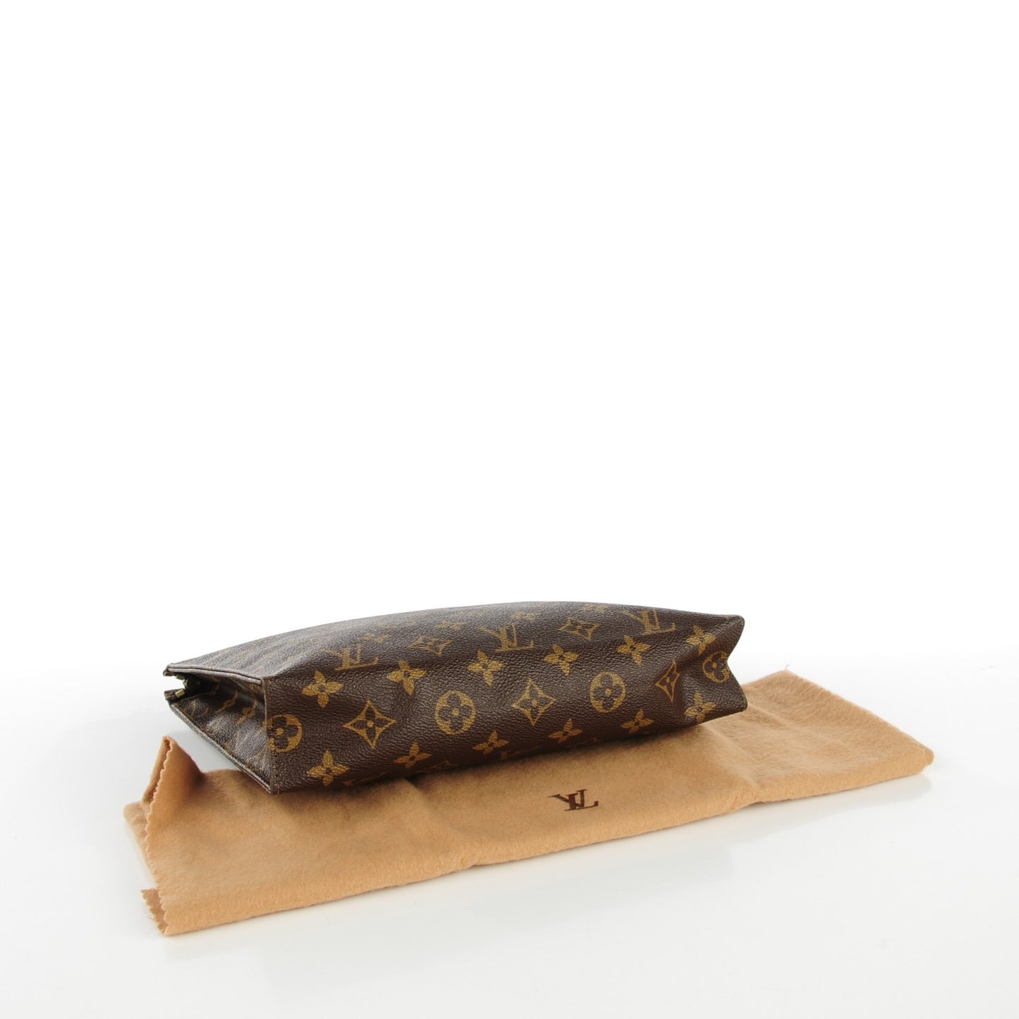 Monogram Poche Toilette 26