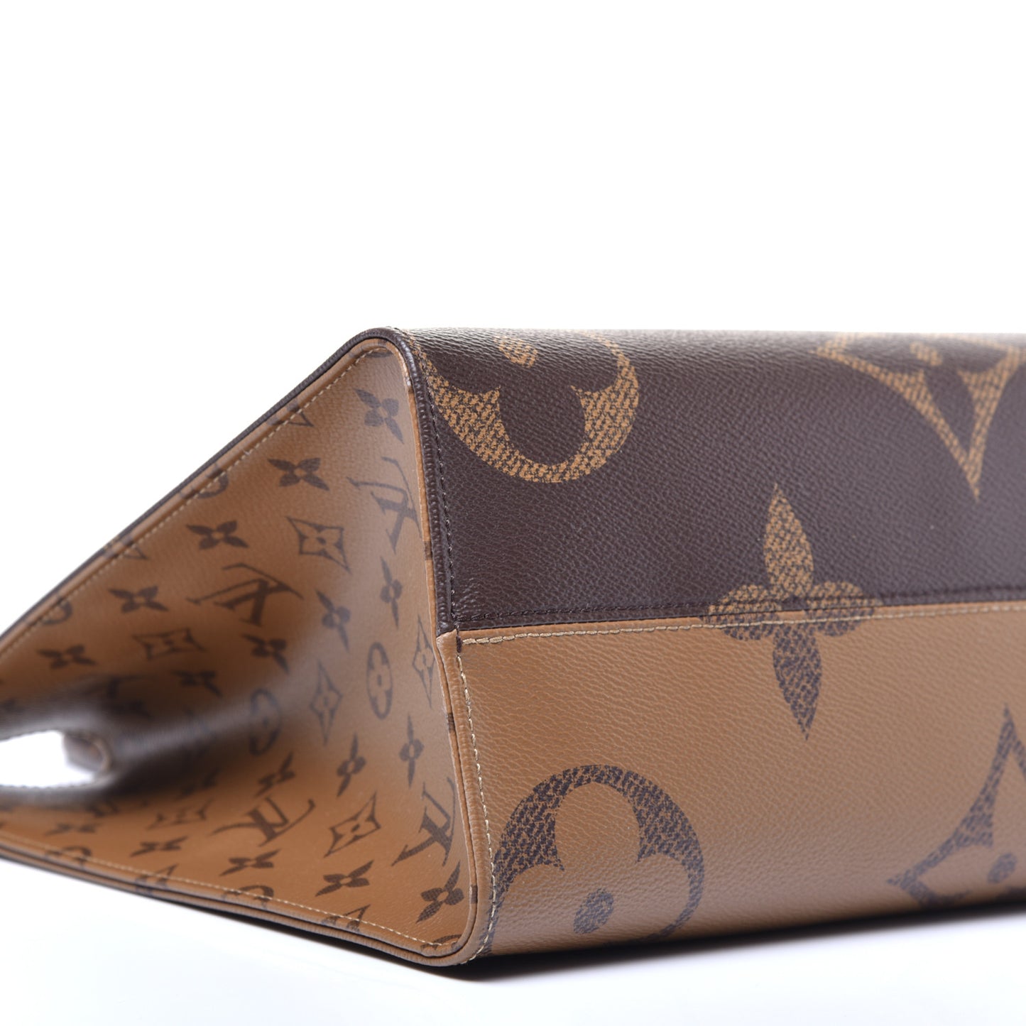 Reverse Monogram Giant Onthego MM