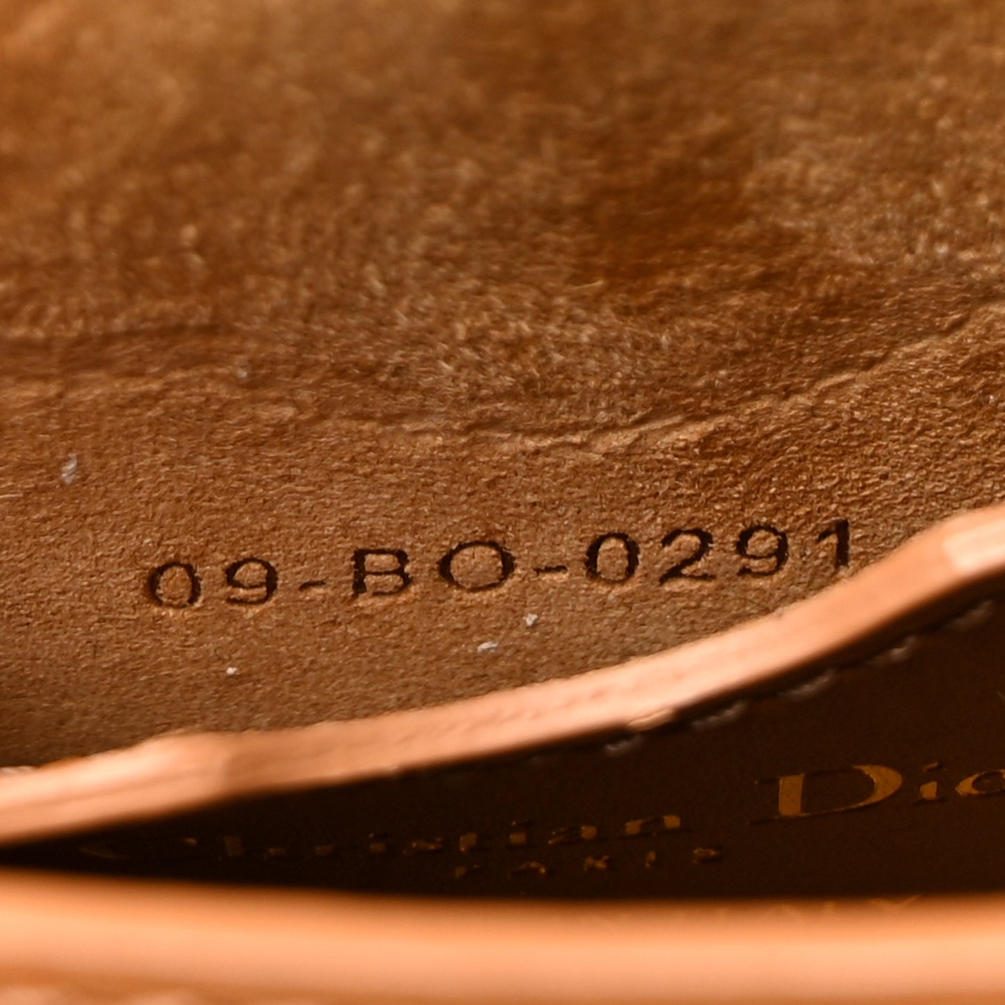 Box Calfskin Medium Bobby Flap Camel