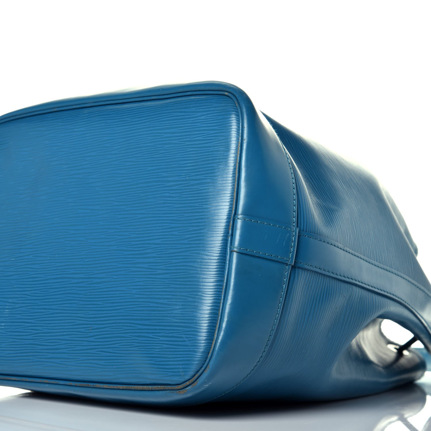 Louis Vuitton Epi Noe Toledo 8 of 9