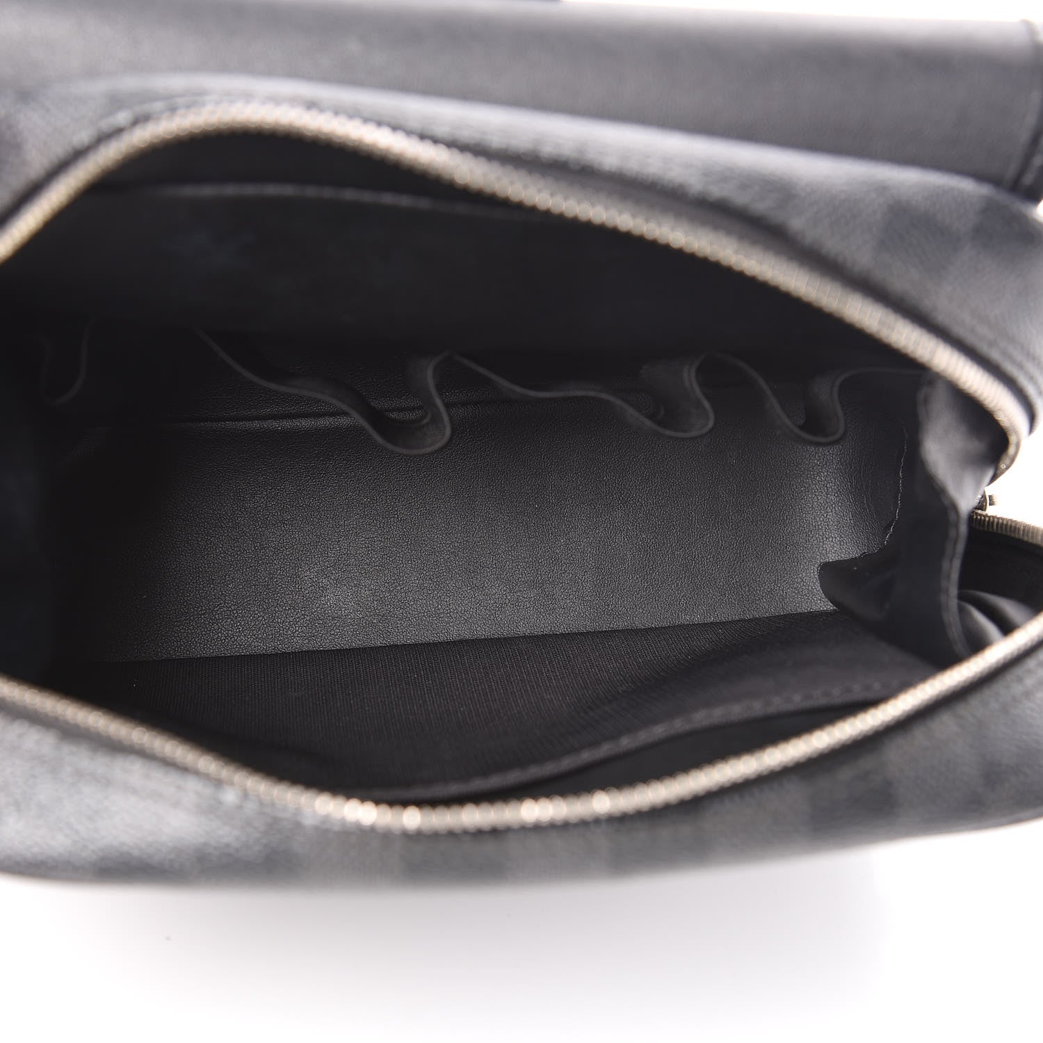 Louis Vuitton Damier Graphite Hanging Toiletry Kit 5 of 12