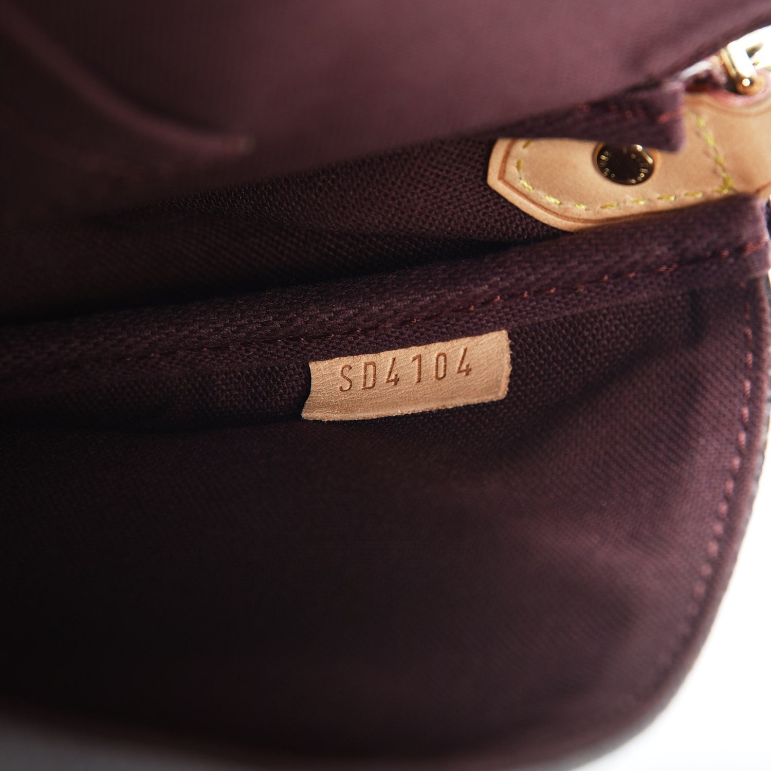 Louis Vuitton Monogram Favorite MM 8 of 8