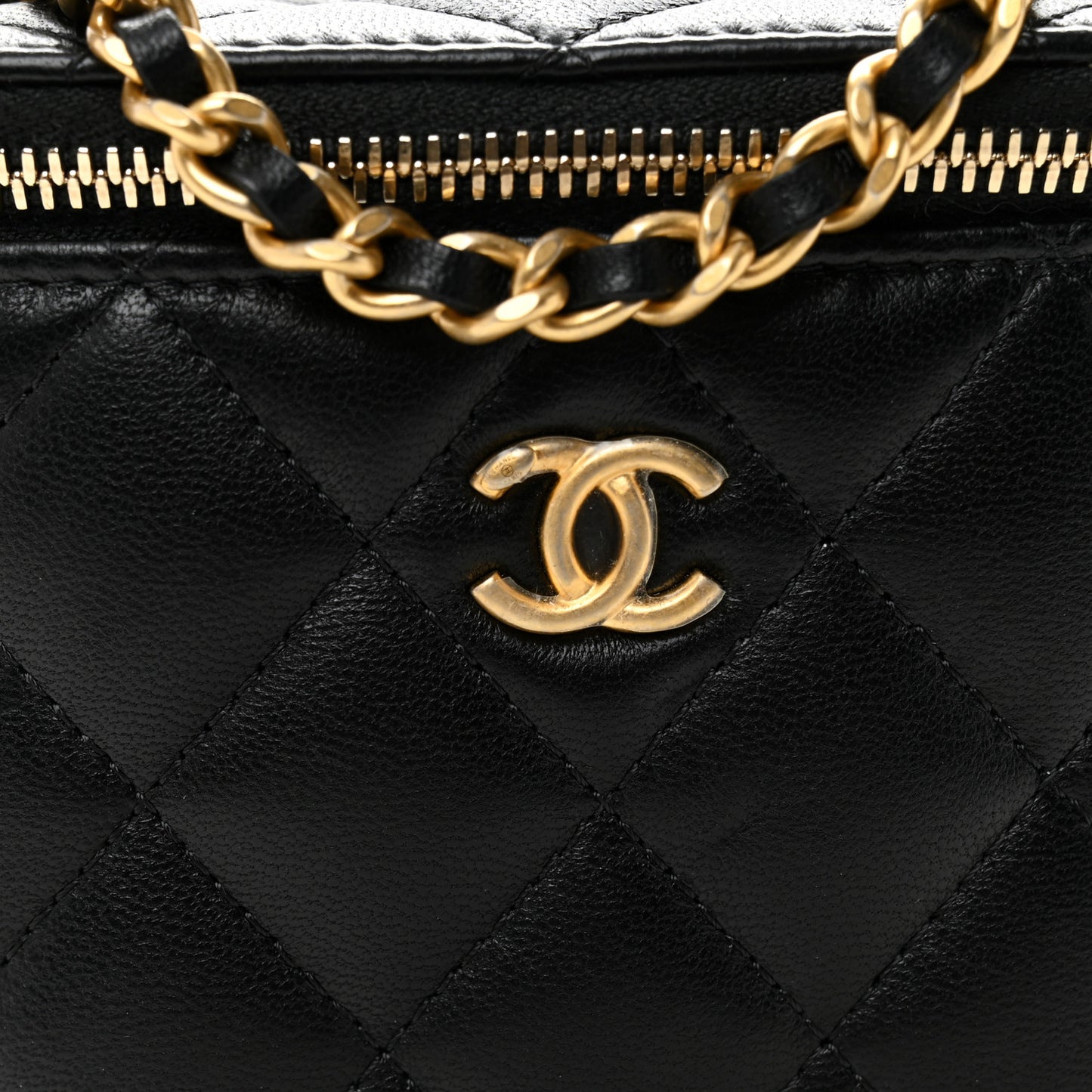 Lambskin Quilted Mini Pearl Crush Vanity Case With Chain Black