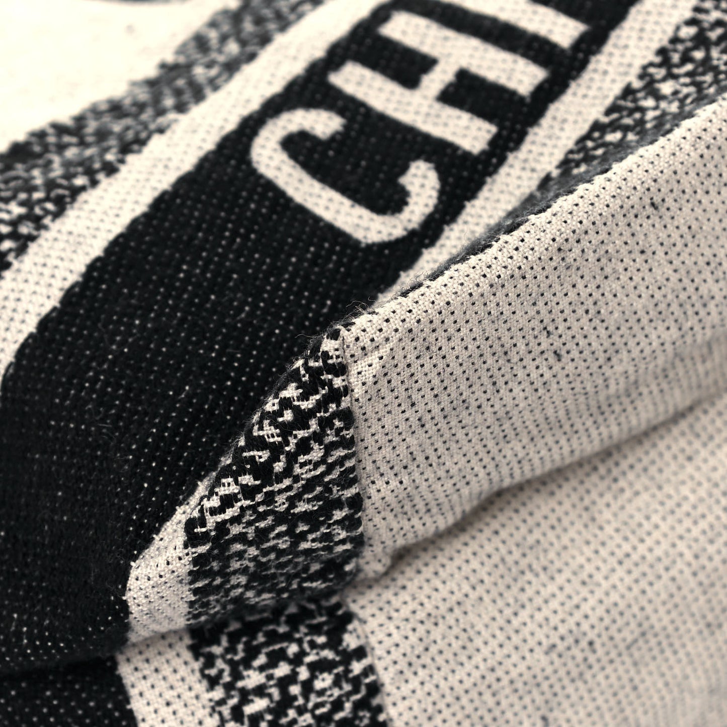Canvas Print Cruise Tote Ivory Black