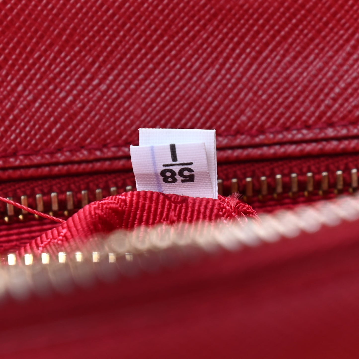 Saffiano Small Galleria Double Zip Tote Fuoco