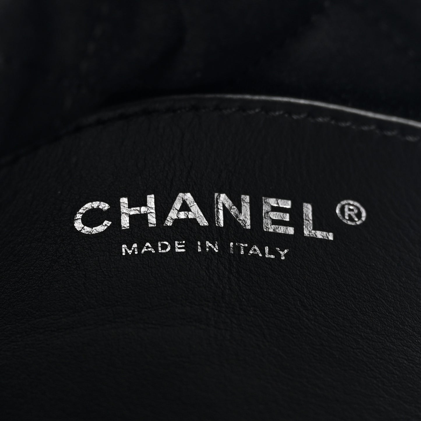 Shiny Calfskin Quilted Mini Chanel 22 So Black