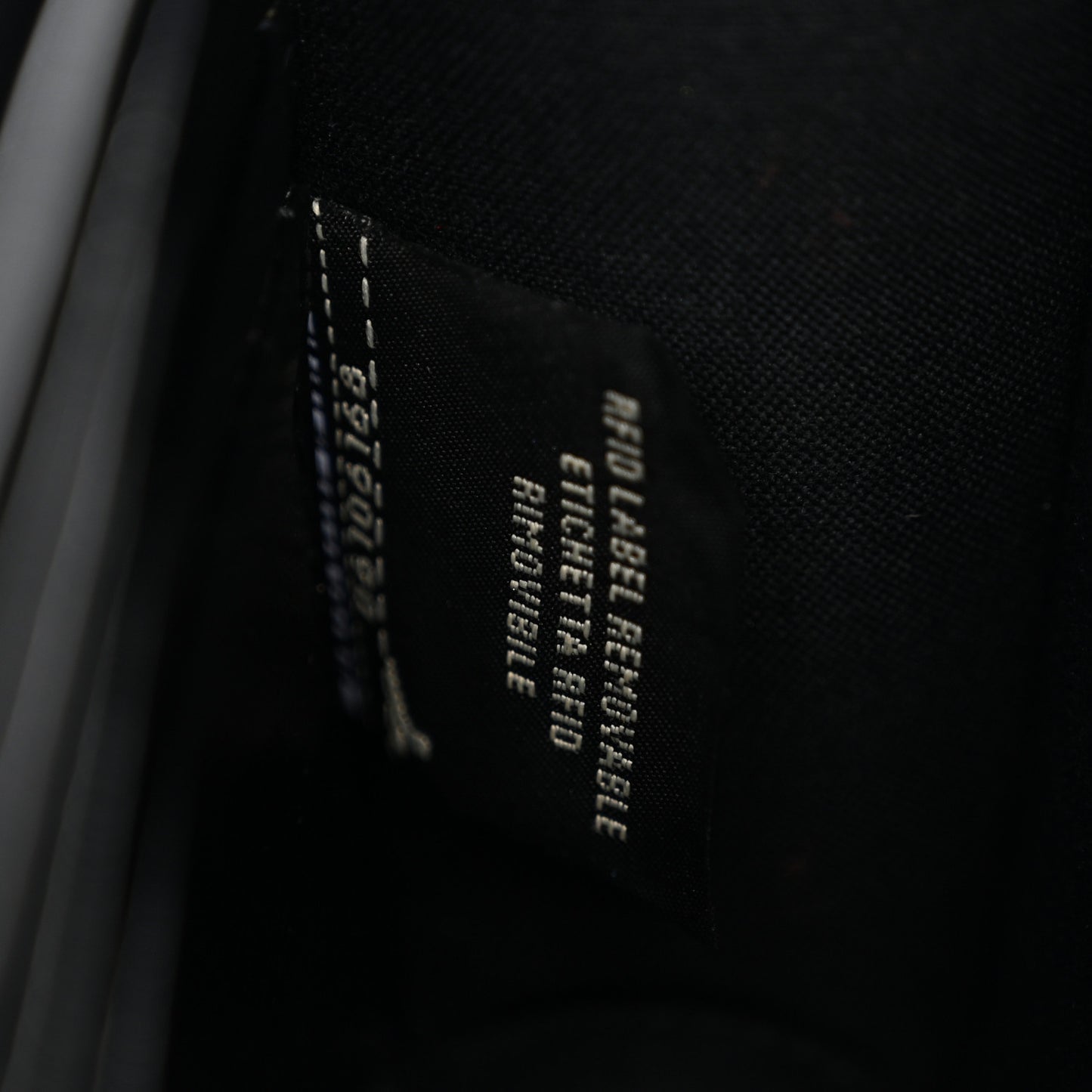 Vitello Cruise F is Fendi Bi-Color FF 1974 Embossed Medium Envelope Wallet On Chain Black Maya