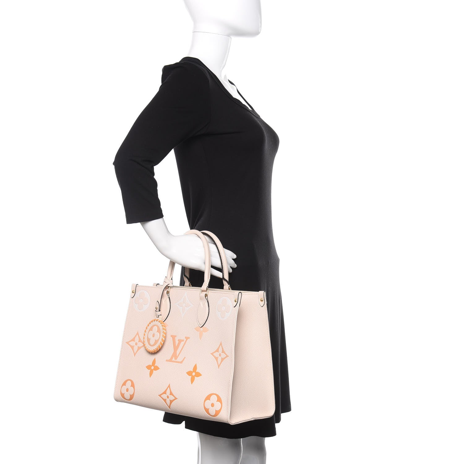 Louis Vuitton Empreinte Monogram Giant By The Pool Onthego MM Cream Saffron 3 of 11