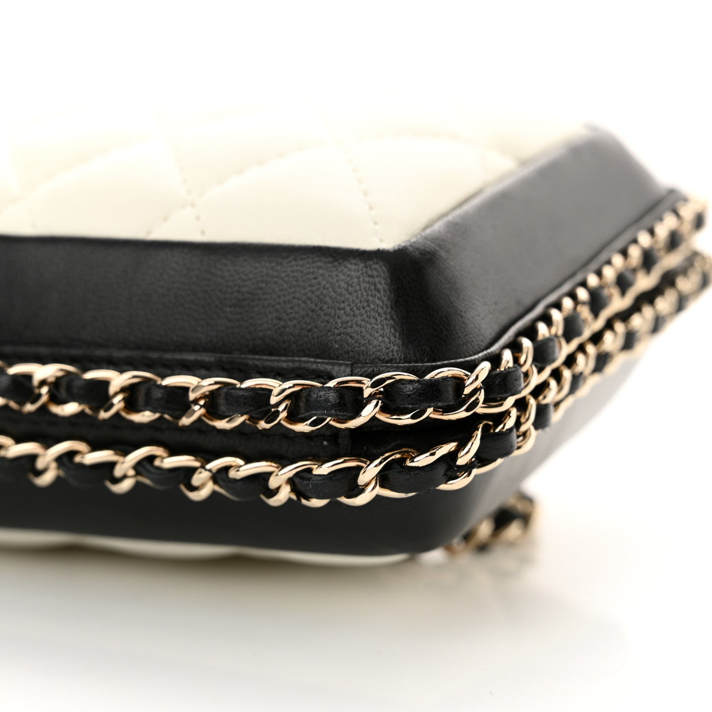 Lambskin Quilted Chain Around White Black