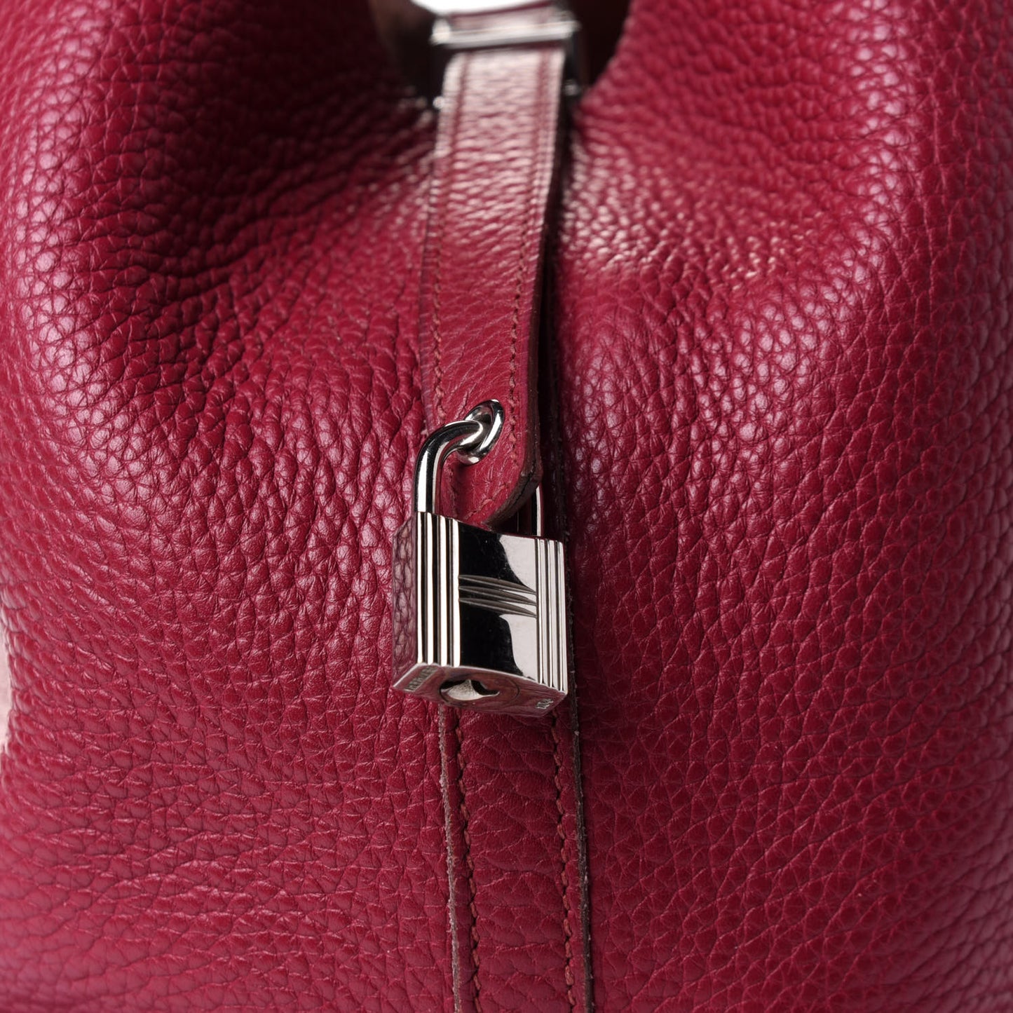 Taurillon Clemence Picotin Lock 22 MM Rubis