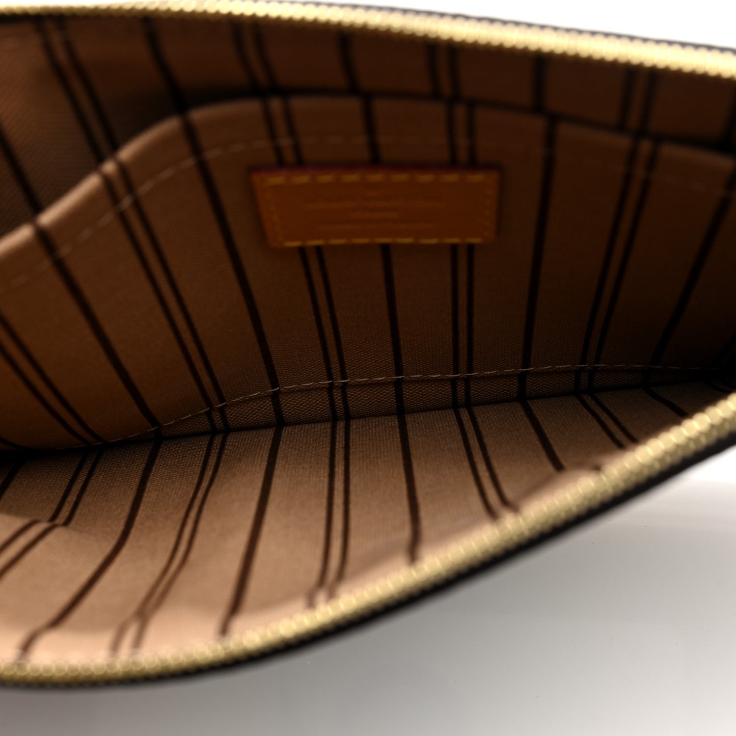 Monogram Game On Neverfull MM Pochette