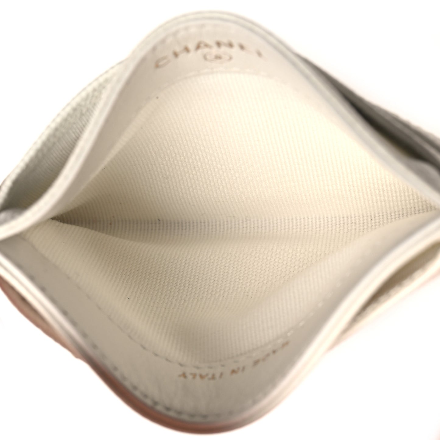 Caviar Quilted Card Holder White