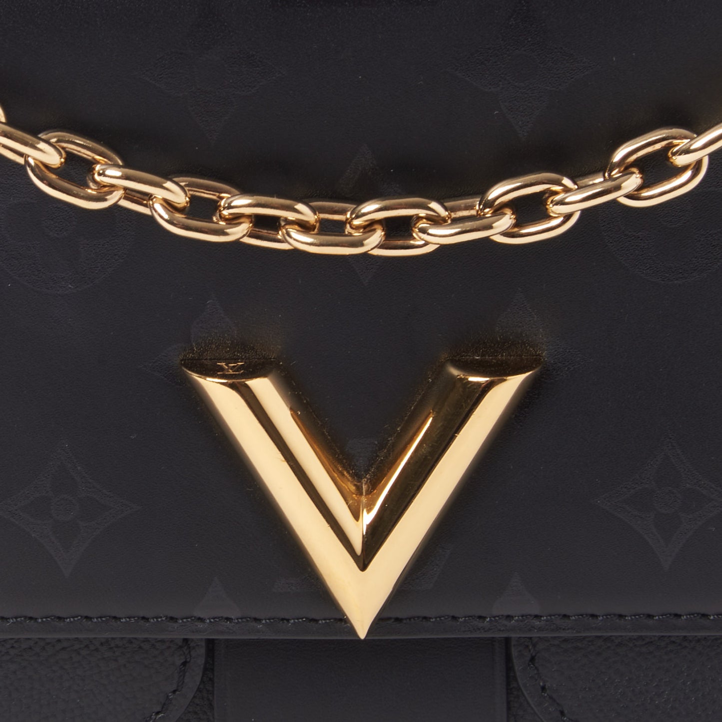 Monogram Cuir Plume Ecume Very Chain Bag Black