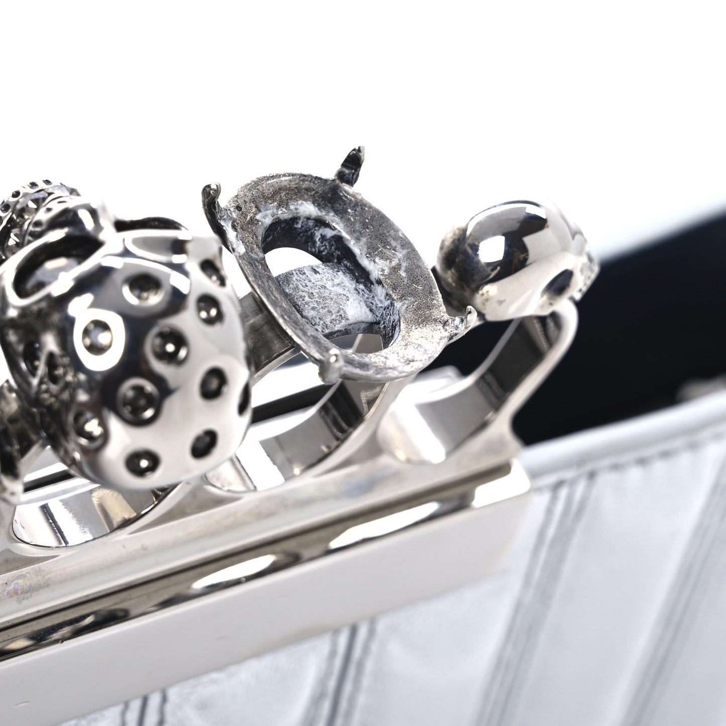 Metallic Calfskin Quilted Four Ring Knuckle Flat Clutch Silver