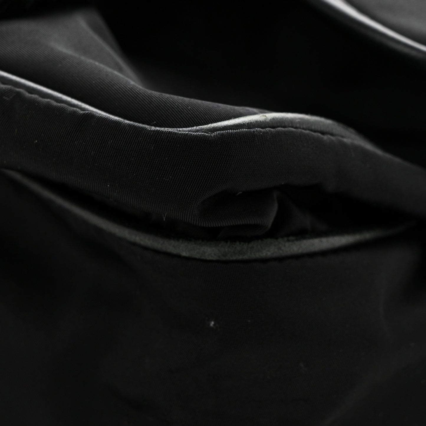 Tessuto Nylon Saffiano Logo Messenger Bag Black