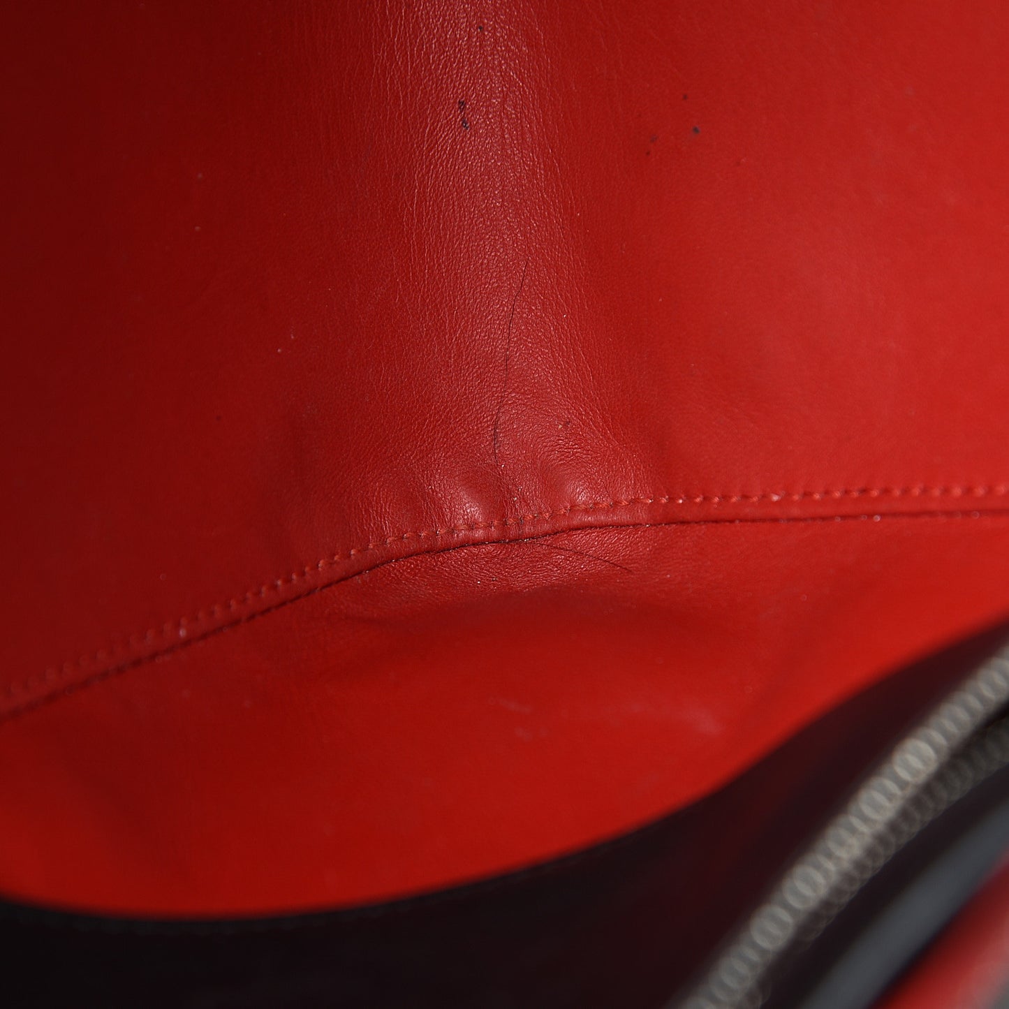 Calfskin M Triangle Duffle Black