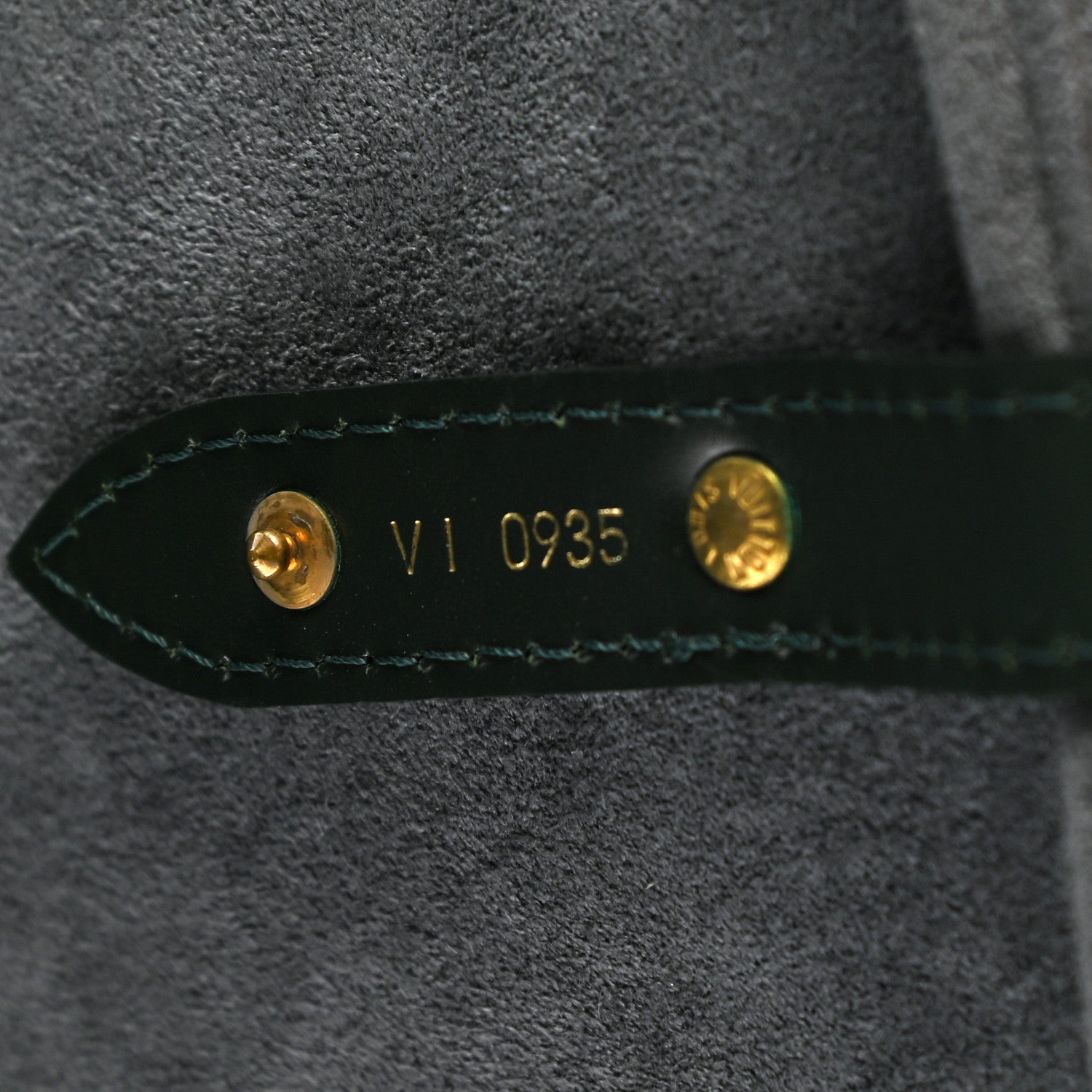 Louis Vuitton Taiga Helanga 1 Poche Epicea 6 of 12
