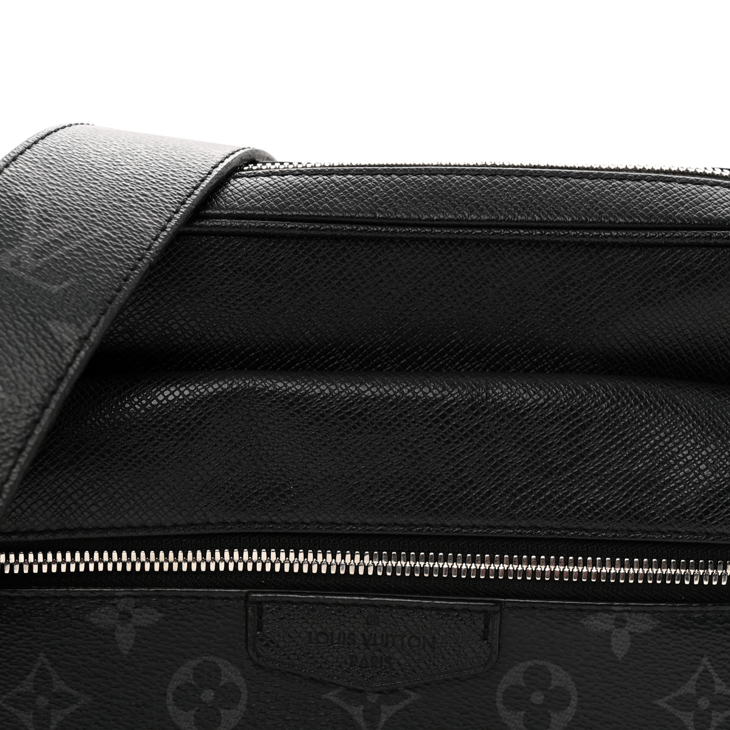 Taiga Monogram Eclipse Outdoor Messenger Black