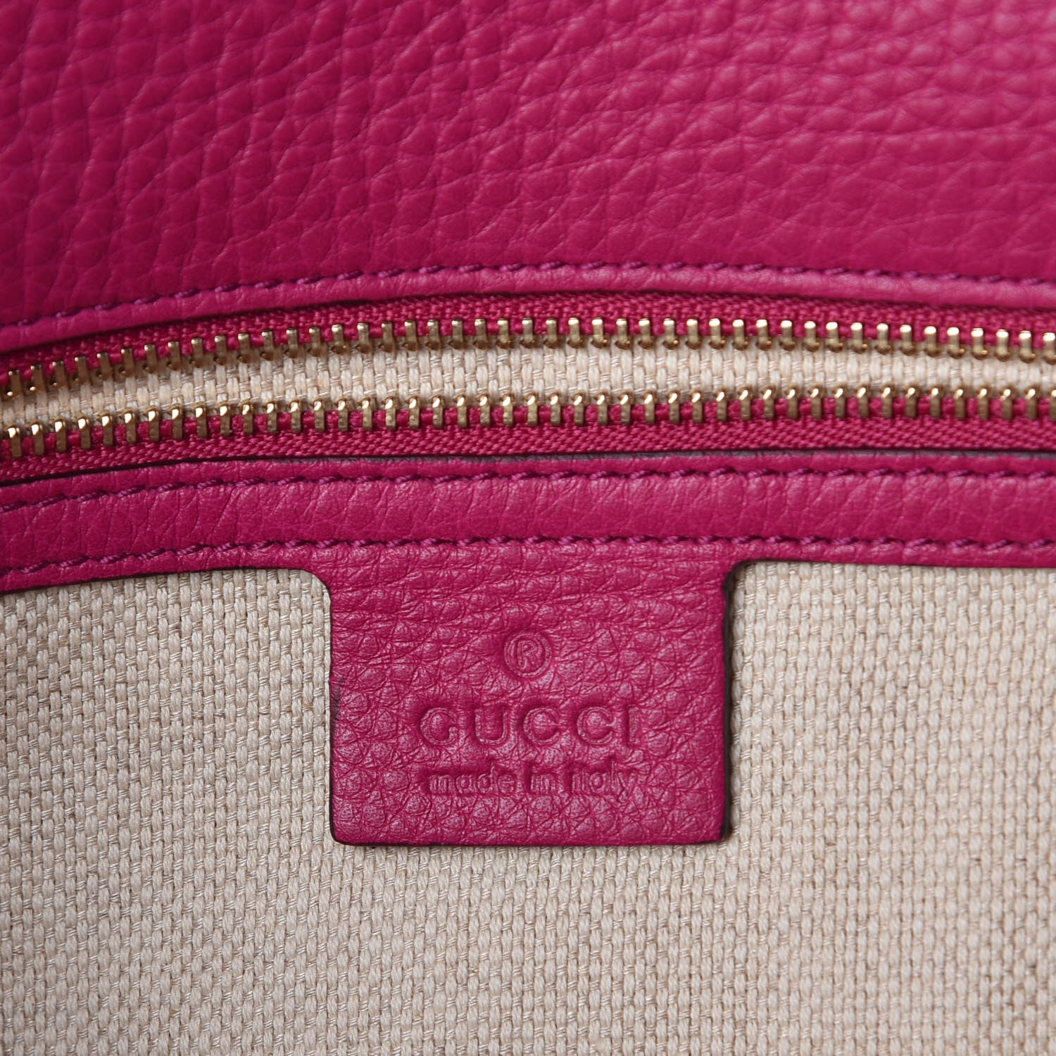 Gucci Pebbled Calfskin Medium Soho Clutch Fuchsia 6 of 7