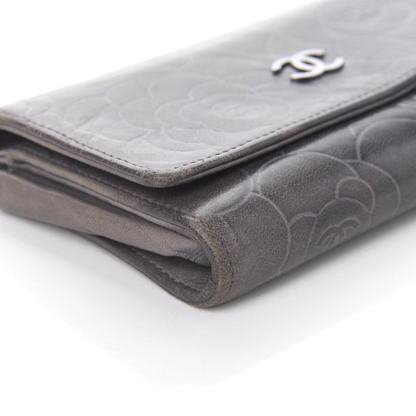 Lambskin Camellia Embossed Yen Wallet Grey
