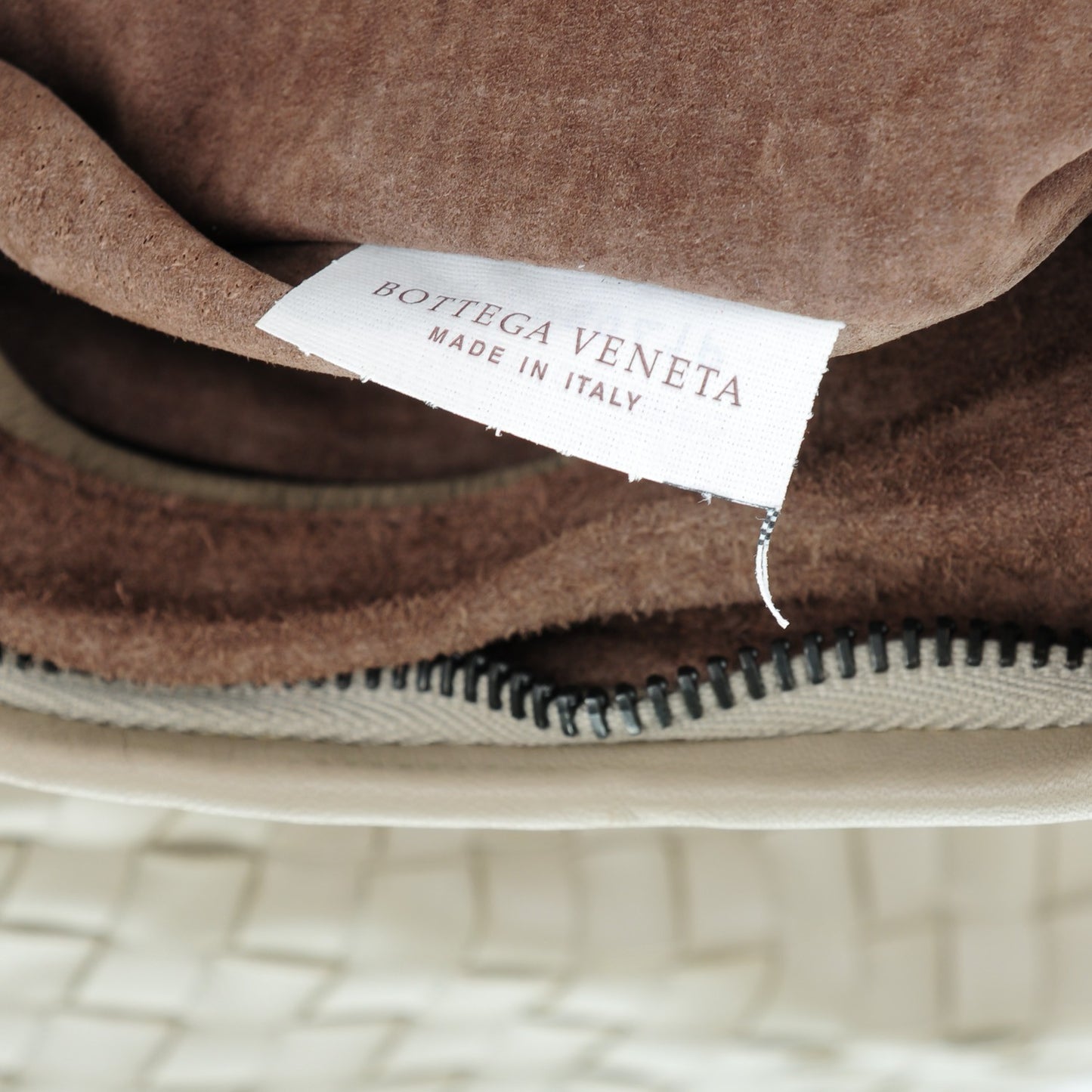 Nappa Intrecciato Medium Veneta Hobo Limo