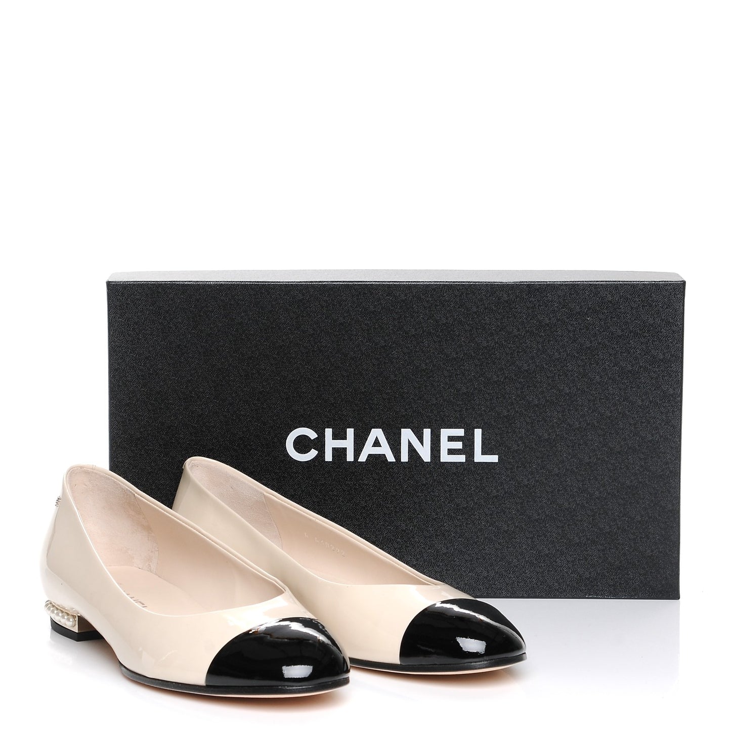 Patent Calfskin Pearl Cap Toe Flats 39.5 Light Beige Black
