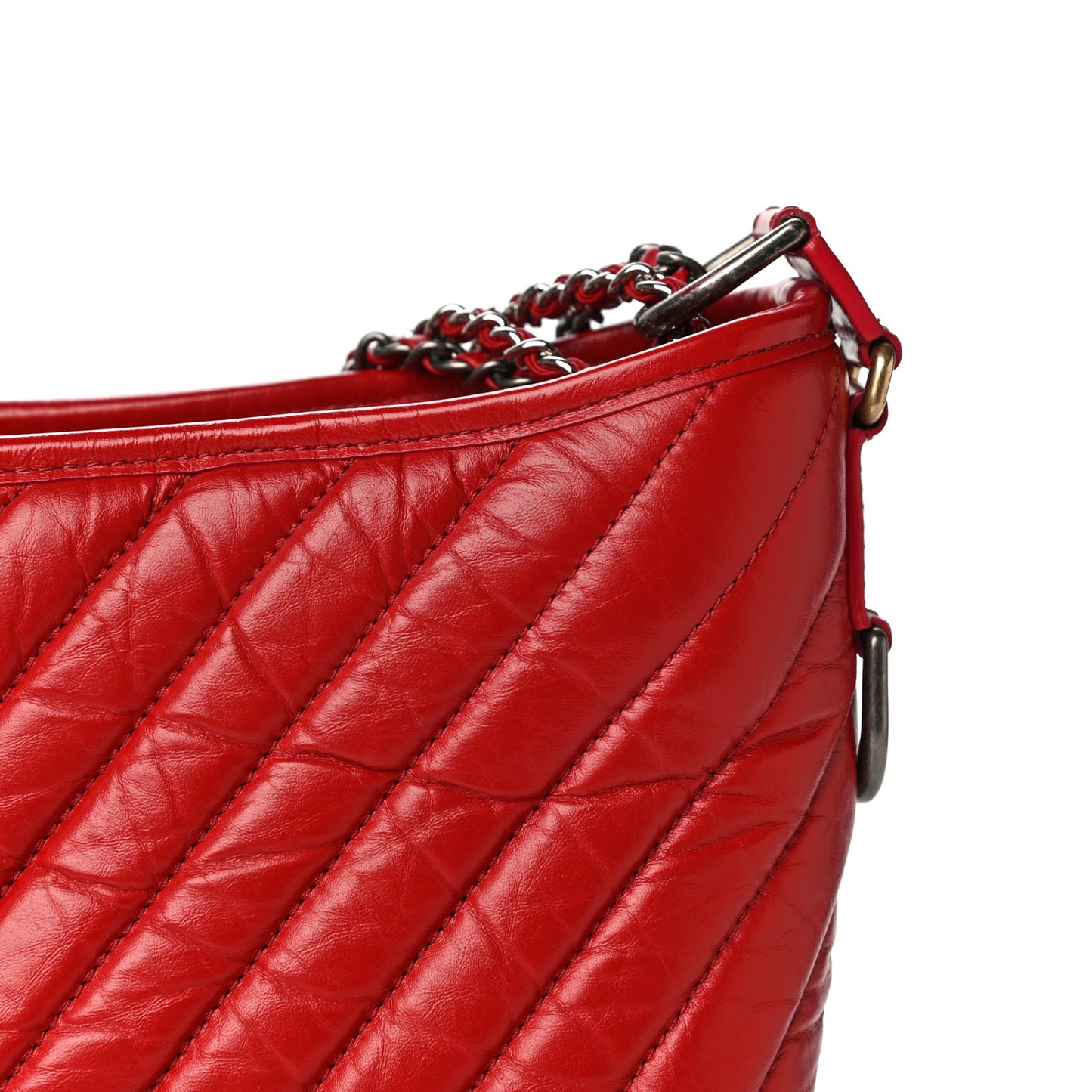 Aged Calfskin Chevron Quilted Medium Gabrielle Hobo Red