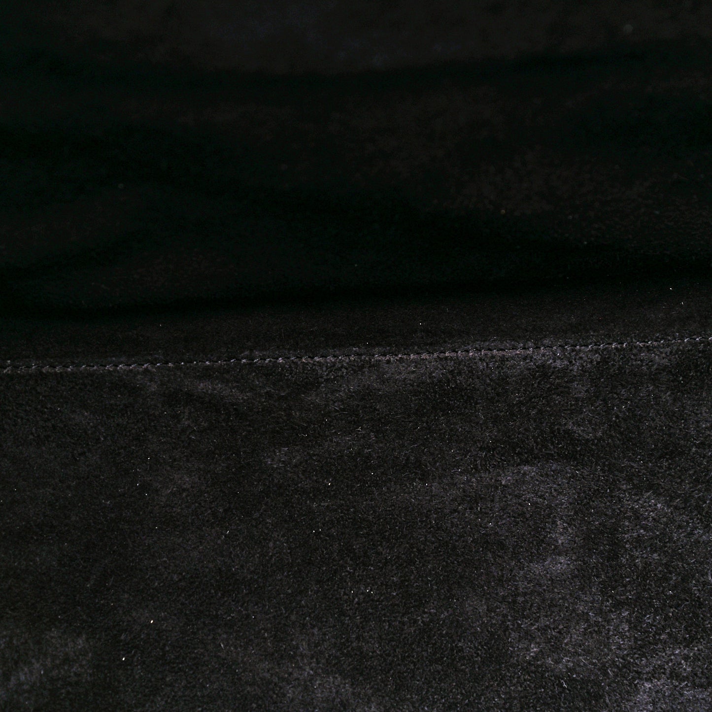 Supple Calfskin Medium Phantom Luggage Black
