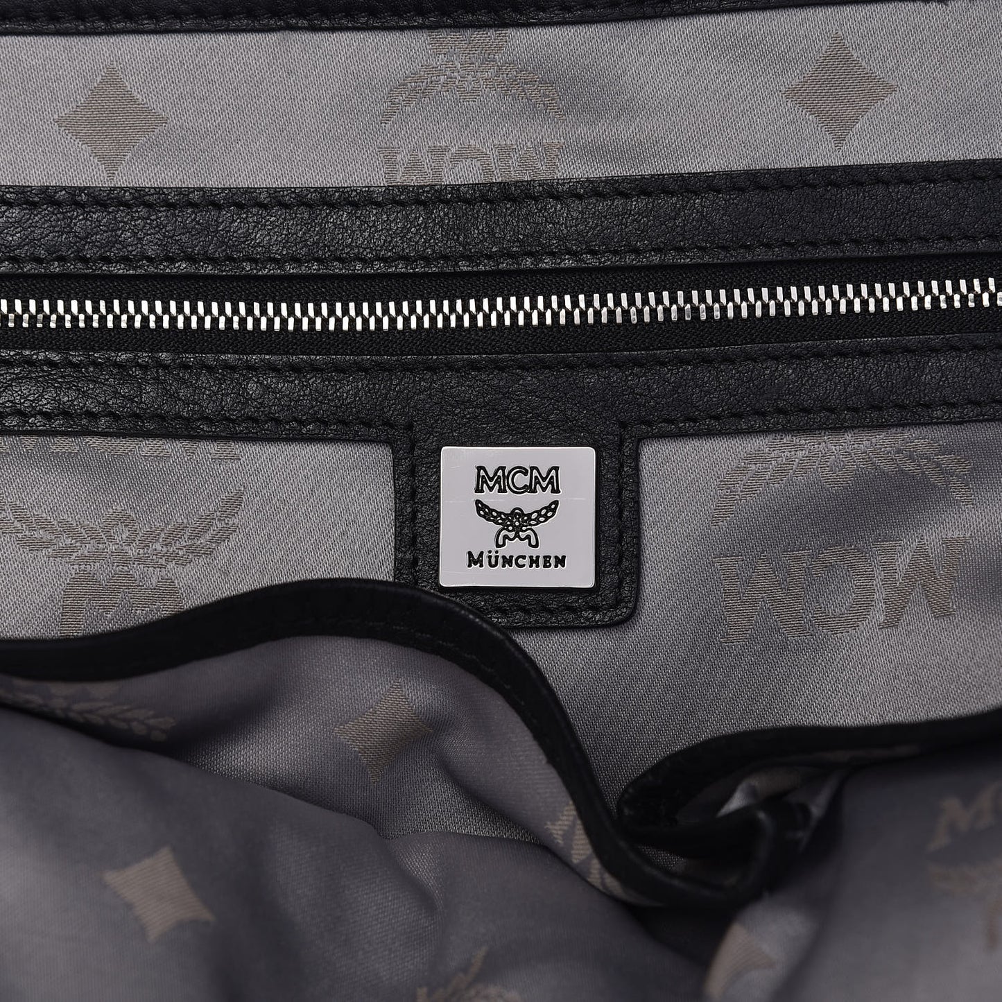 Visetos Studded Medium Dual Stark Backpack White