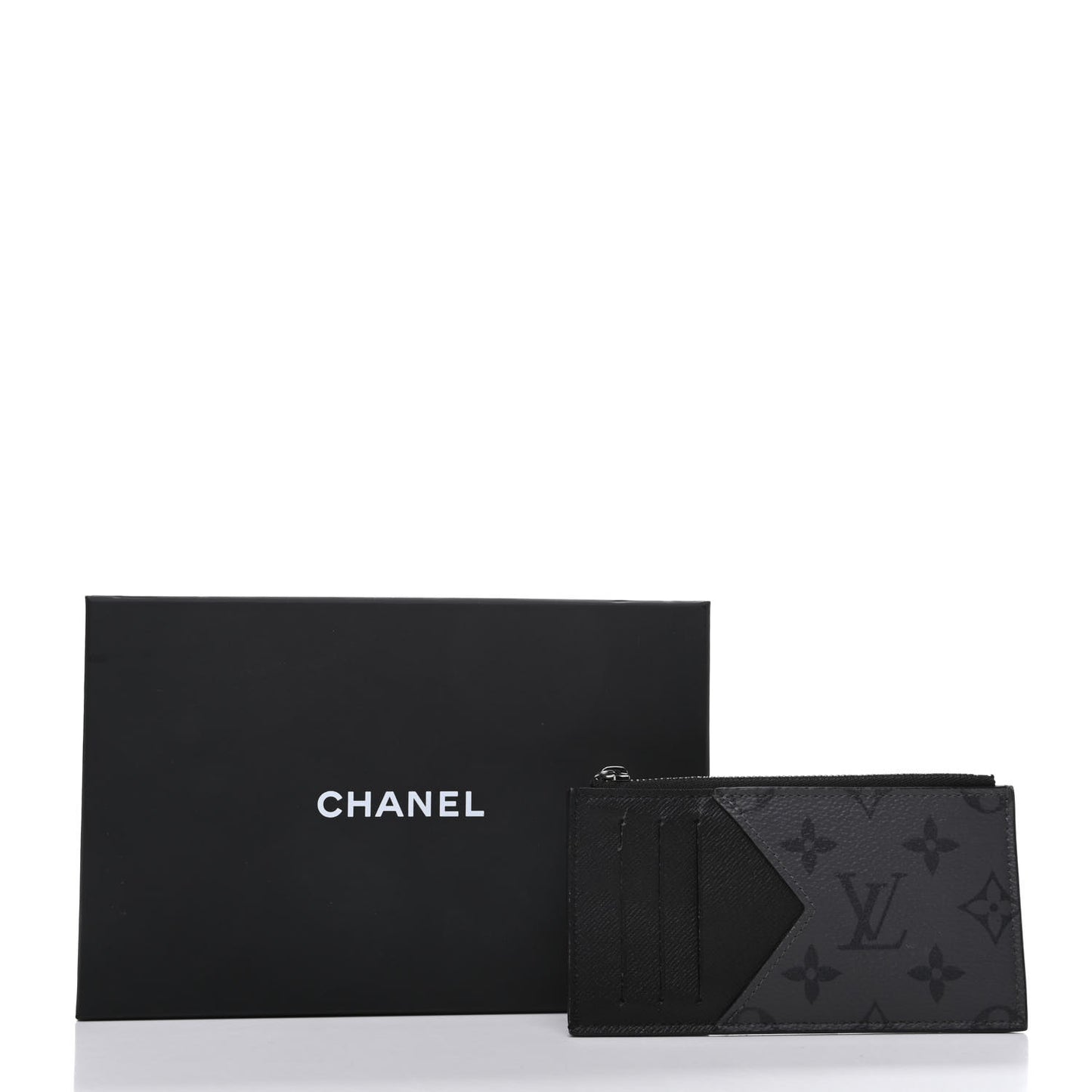 Reverse Monogram Eclipse Taiga Coin Card Holder