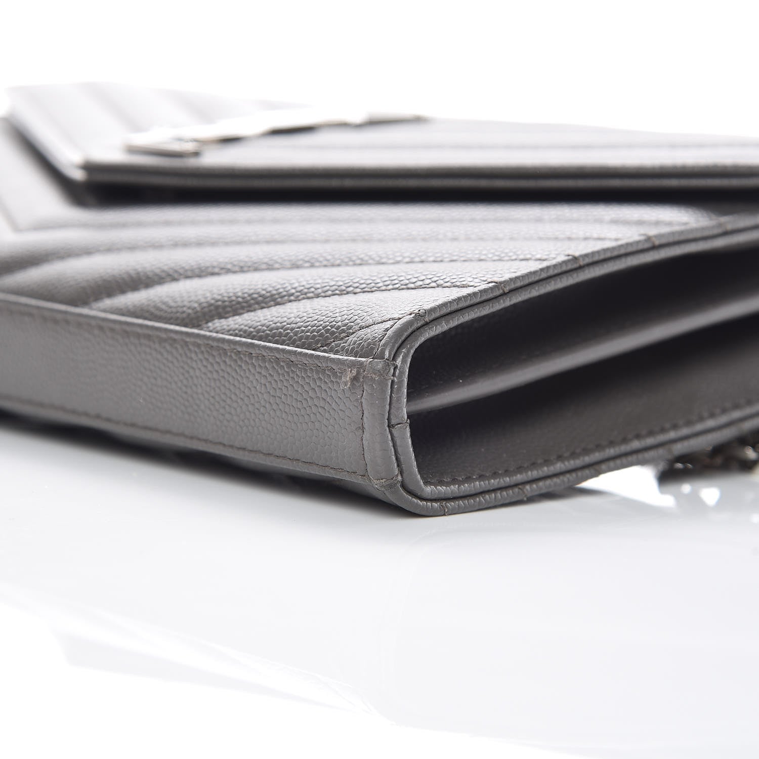 Saint Laurent Grain De Poudre Matelasse Chevron Monogram Chain Wallet Earth 8 of 9
