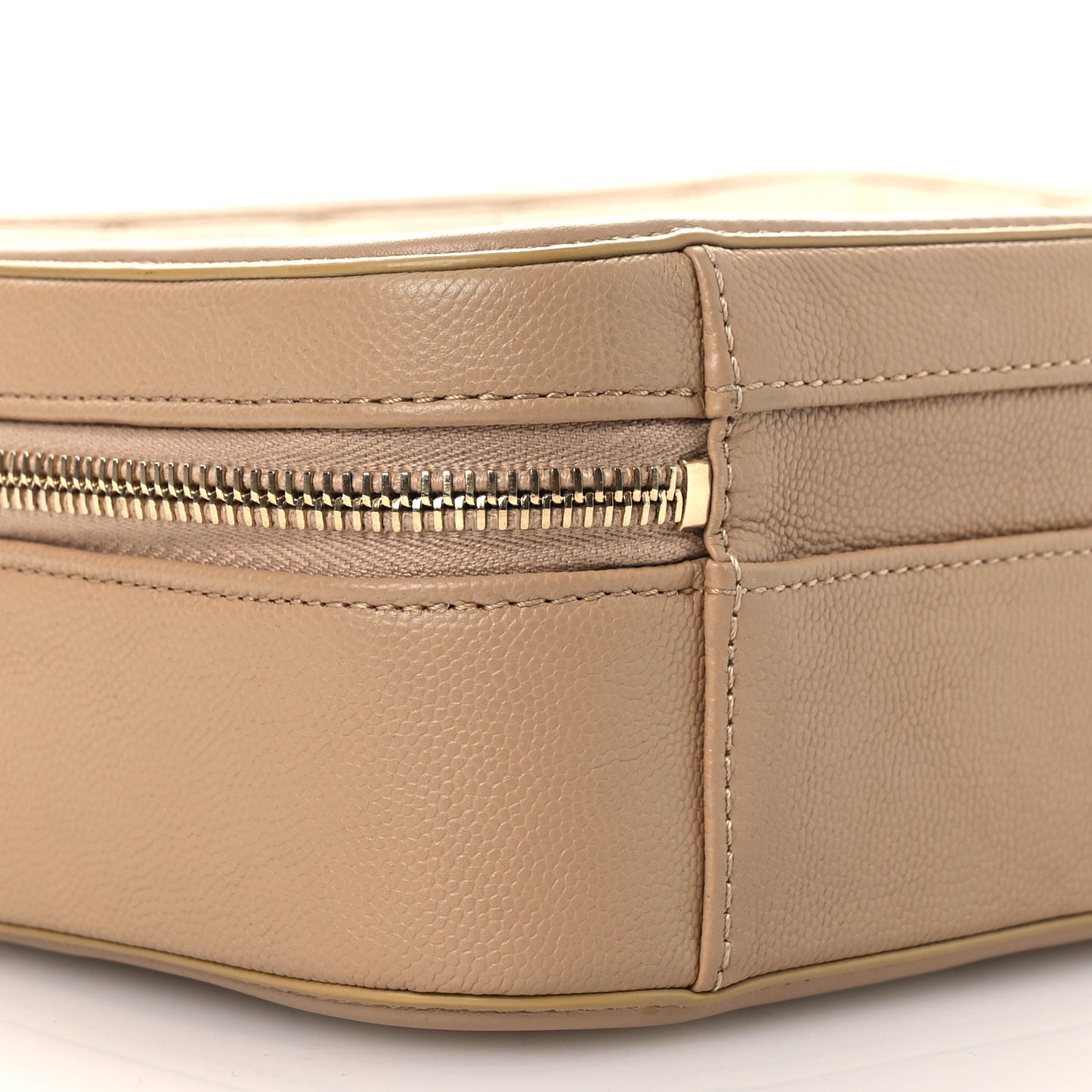 Caviar Quilted Medium CC Filigree Vanity Case Beige Beige