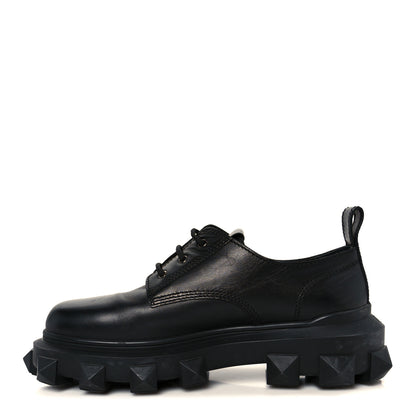 Valentino Garavani Calfskin Mens Trackstud Derby Loafers 45 Black 1 of 9