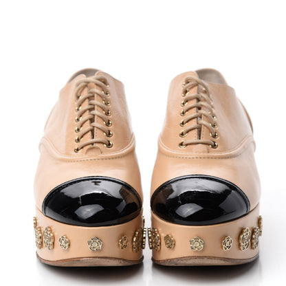 Chanel Crumpled Calfskin Lace Up Platform Oxford 38.5 Beige Black 2 of 10