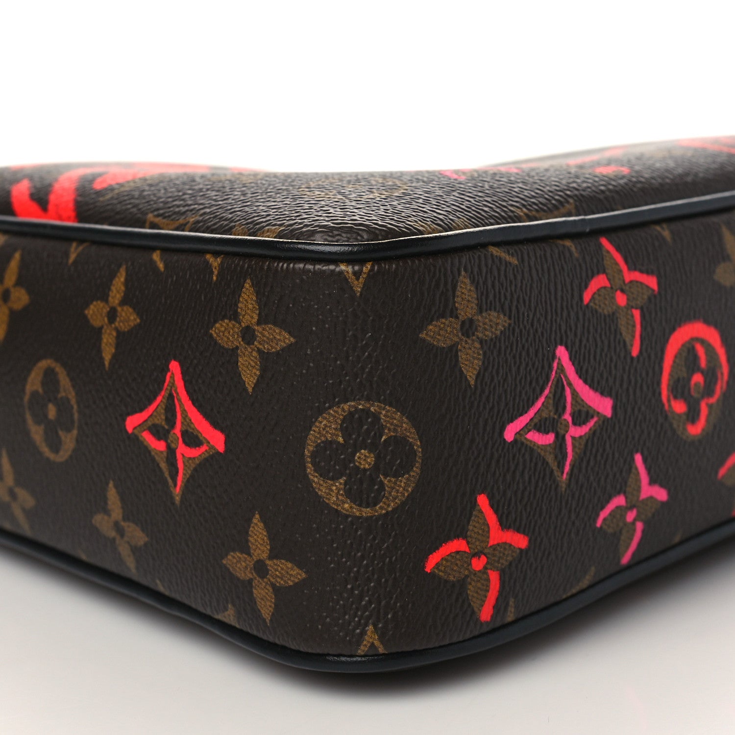Louis Vuitton Monogram Fall In Love Sac Coeur 7 of 8