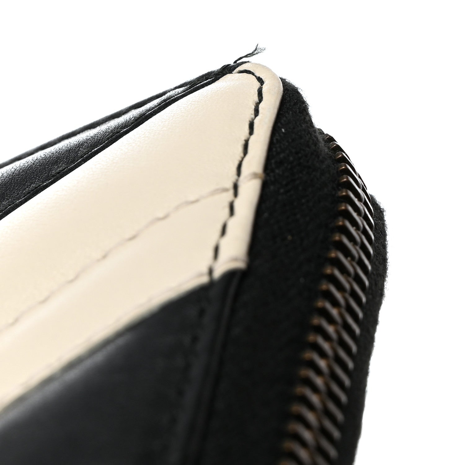 Gucci Calfskin Matelasse GG Marmont Zip Around Wallet Black White 9 of 10