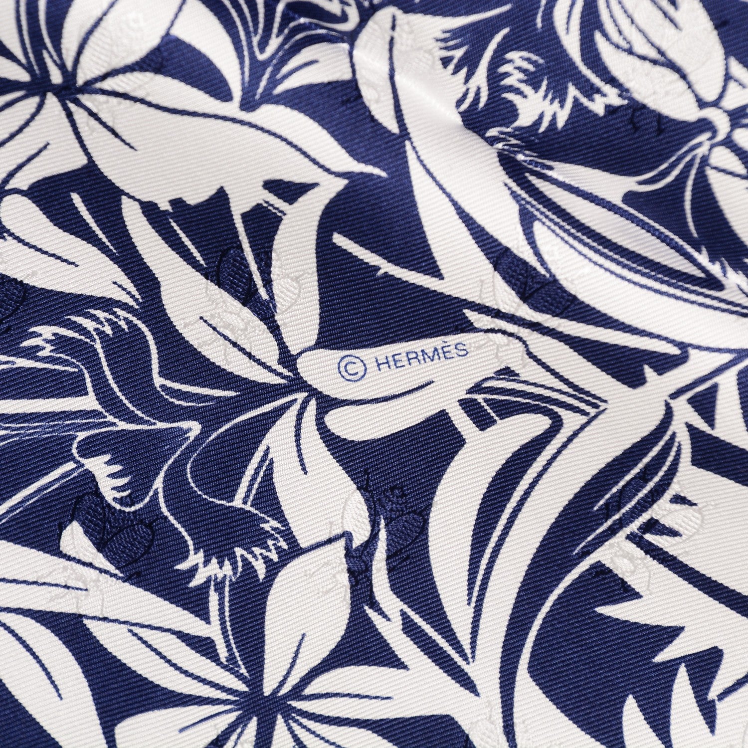 Hermes Silk Tatouage Flamingo Party Scarf 90 Bleu Blanc 5 of 6