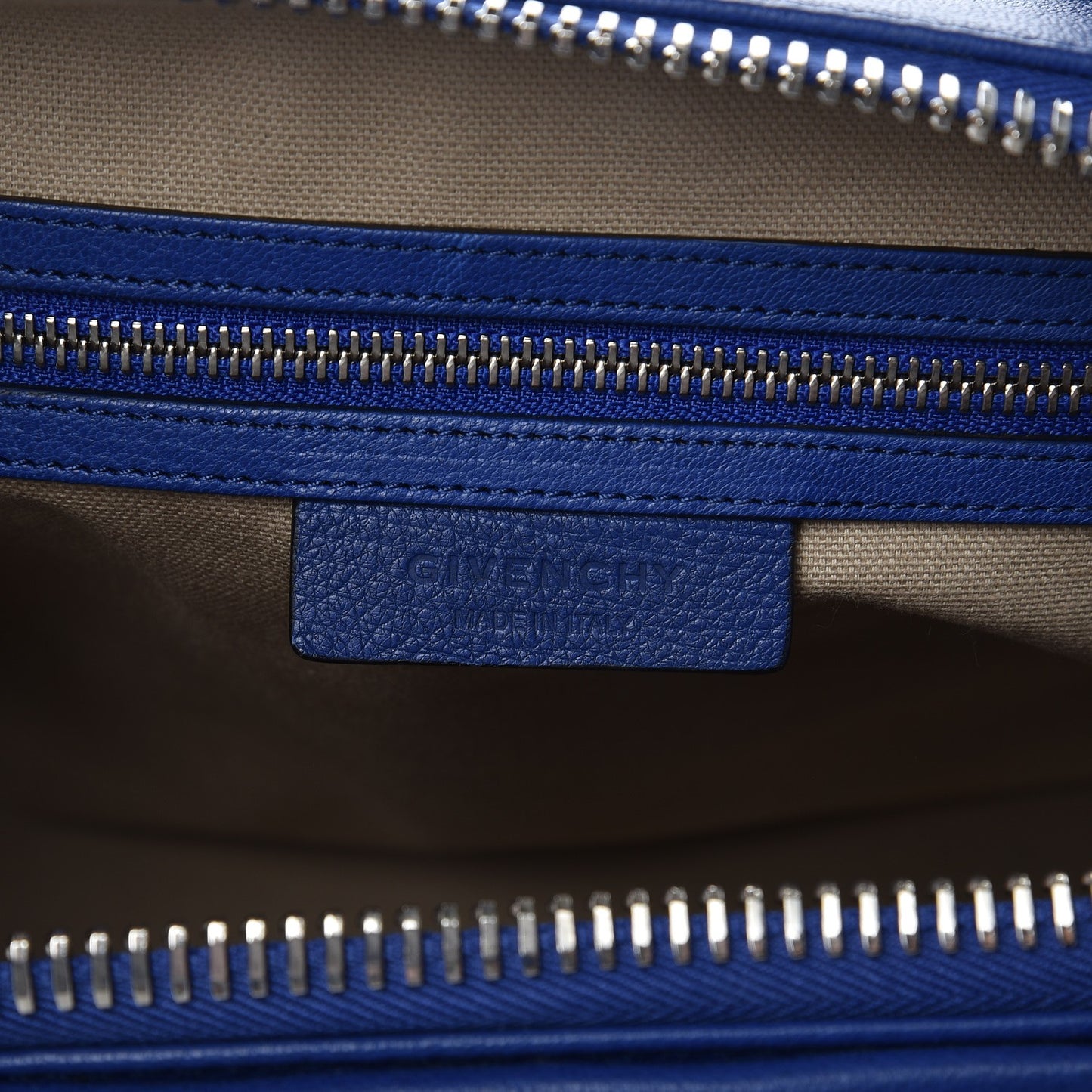 Sugar Goatskin Medium Antigona Bright Blue