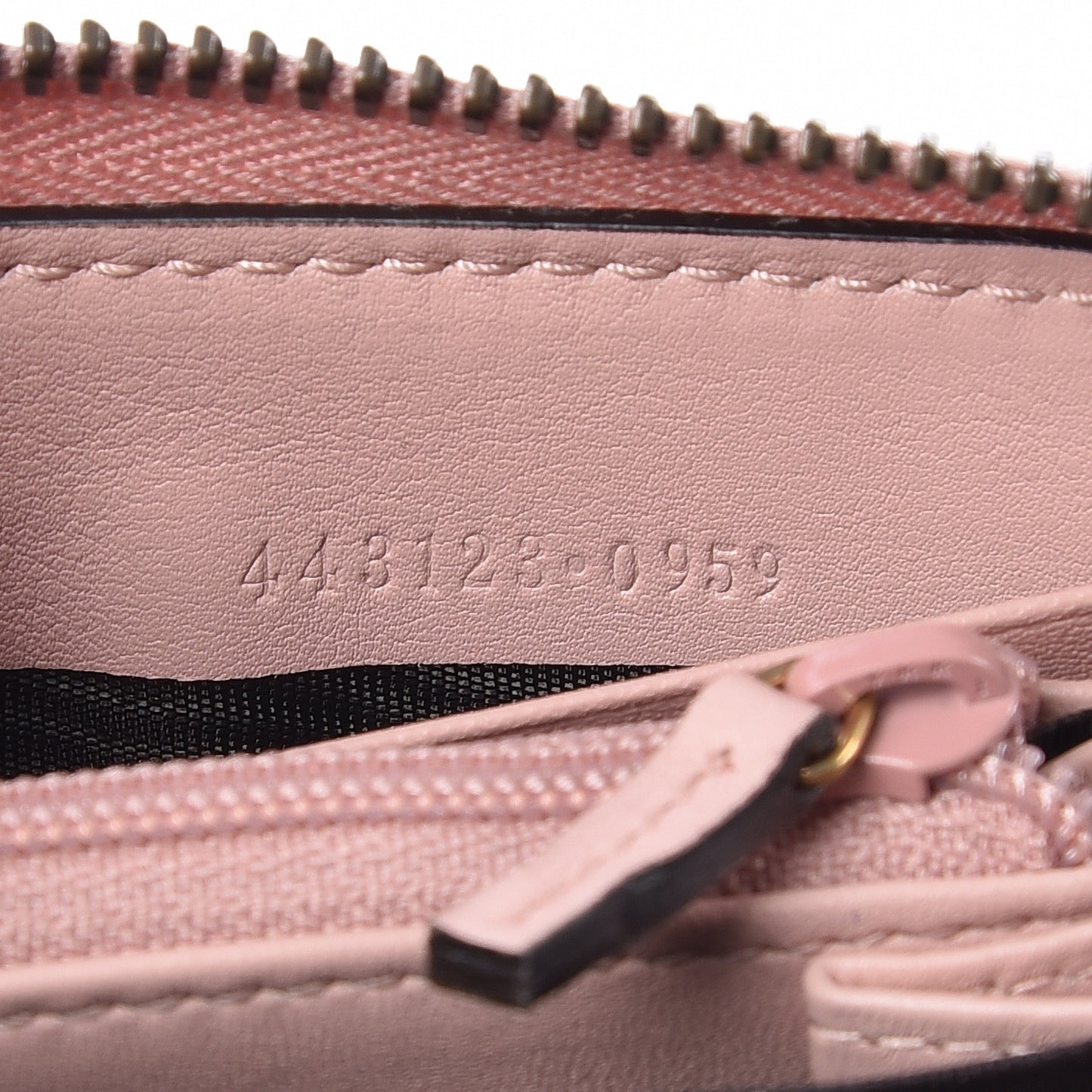 Calfskin Matelasse GG Marmont Zip Around Wallet Perfect Pink