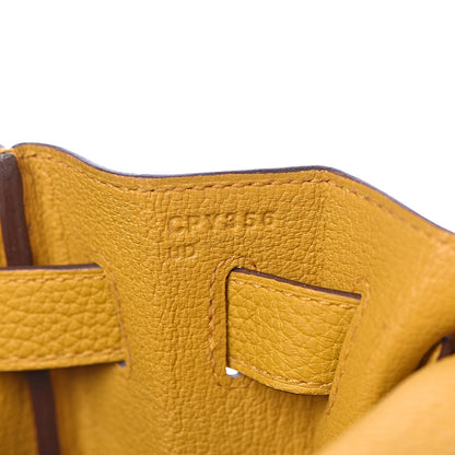 Hermes Togo Kelly Retourne 28 Jaune Ambre 31 of 42