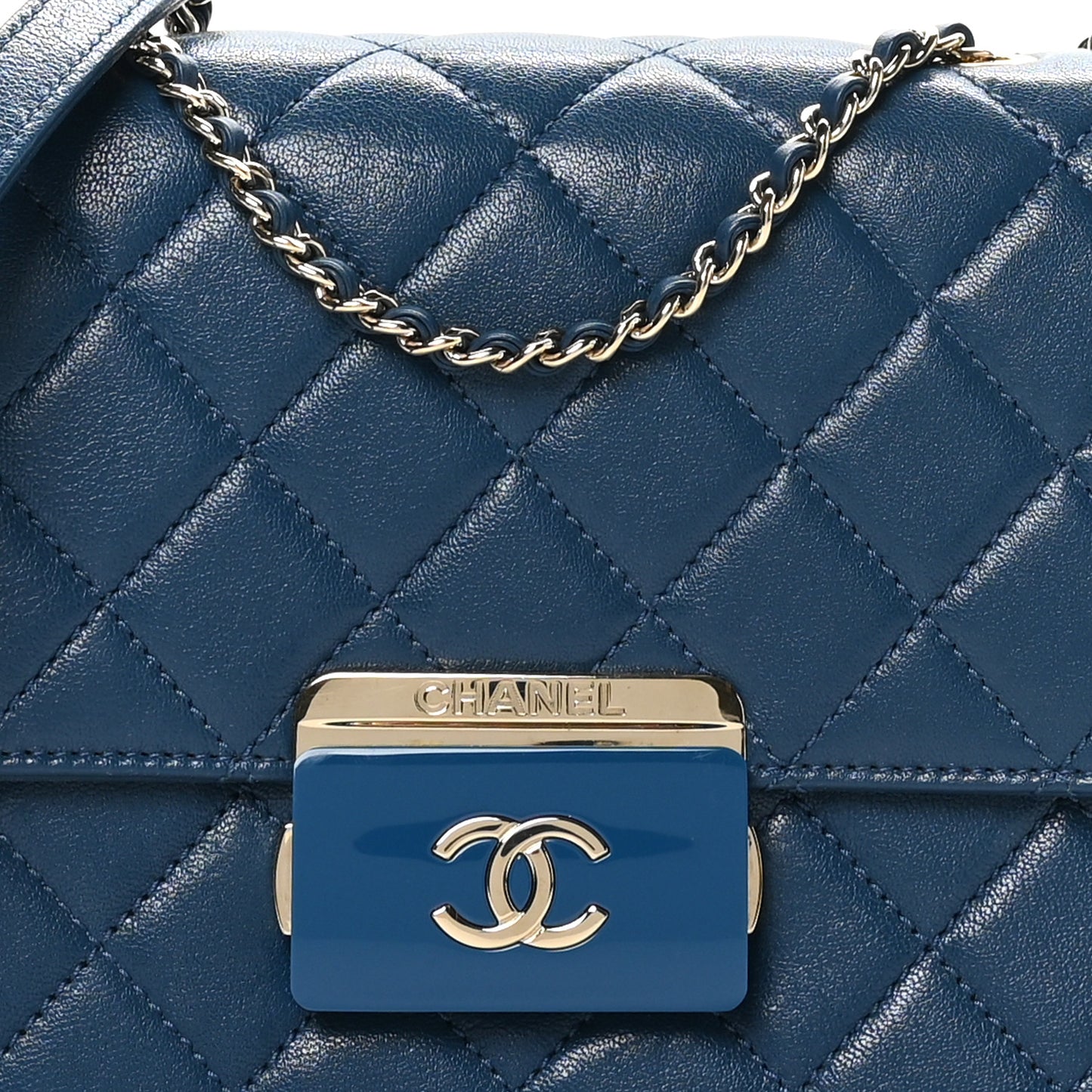 Sheepskin Quilted Beauty Lock Flap Blue