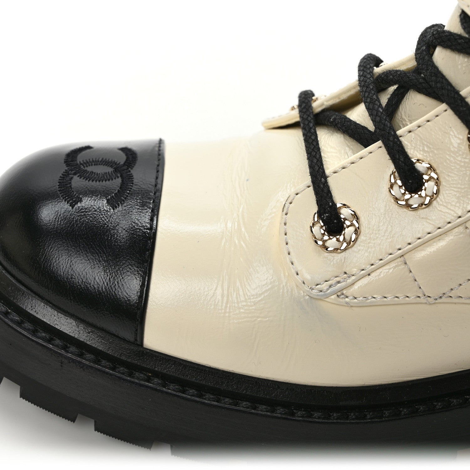Chanel Shiny Goatskin Calfskin Quilted Lace Up Combat Boots 38.5 White Black 9 of 10