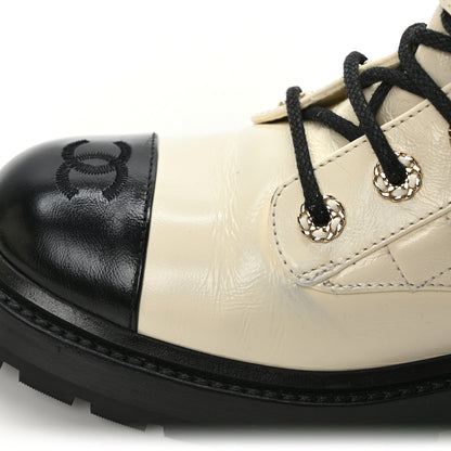 Chanel Shiny Goatskin Calfskin Quilted Lace Up Combat Boots 38.5 White Black 9 of 10