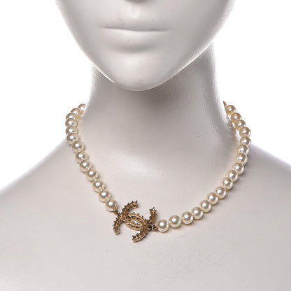 Chanel Pearl CC Short Necklace Gold 2 of 6