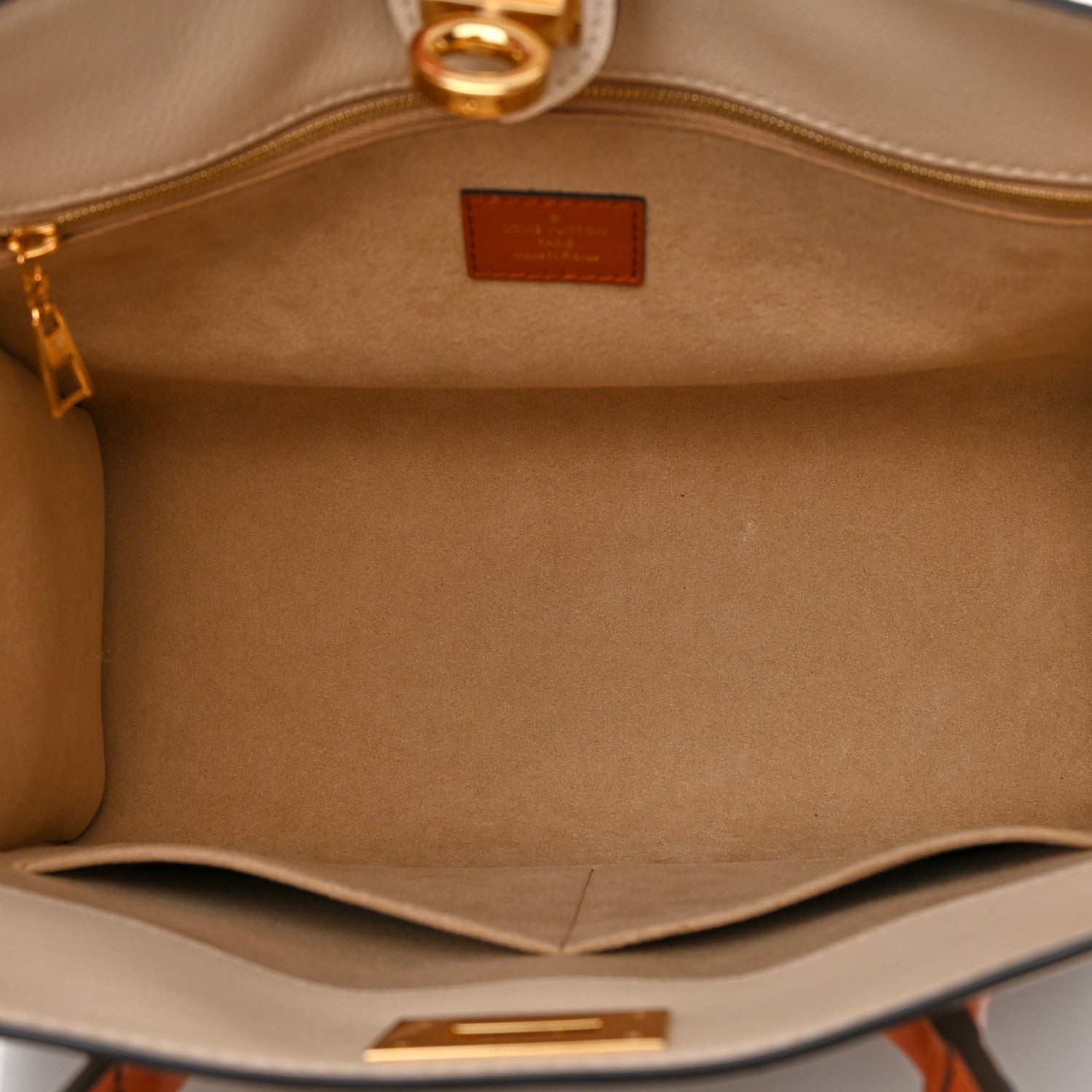 Louis Vuitton Calfskin Monogram Tufting On My Side Galet 5 of 10