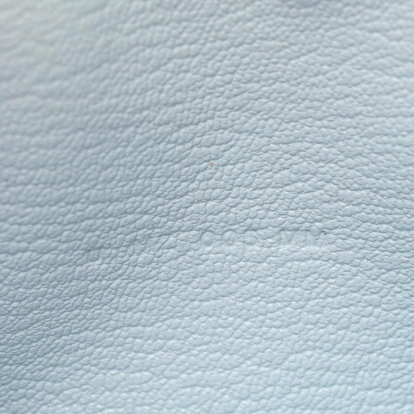 Chevre Mysore Kelly Pocket Compact Wallet Bleu Brume