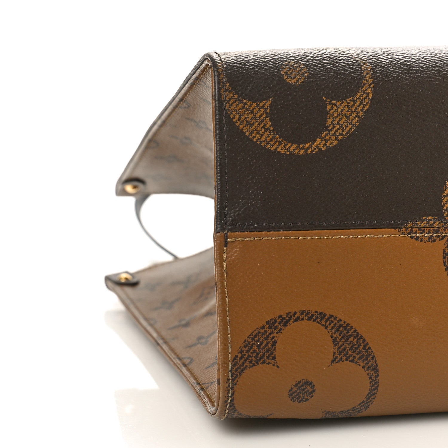 Louis Vuitton Reverse Monogram Giant Onthego MM 7 of 9