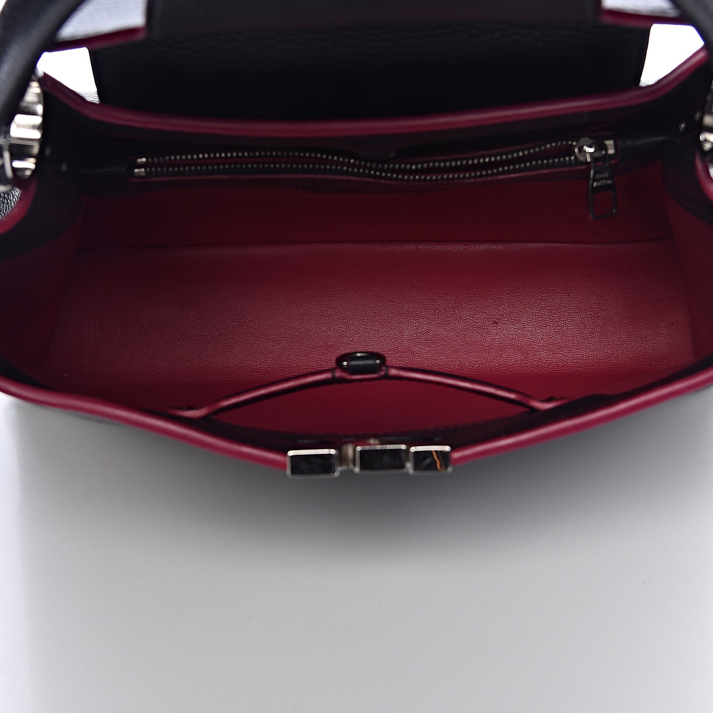 Taurillon Capucines MM Cobalt