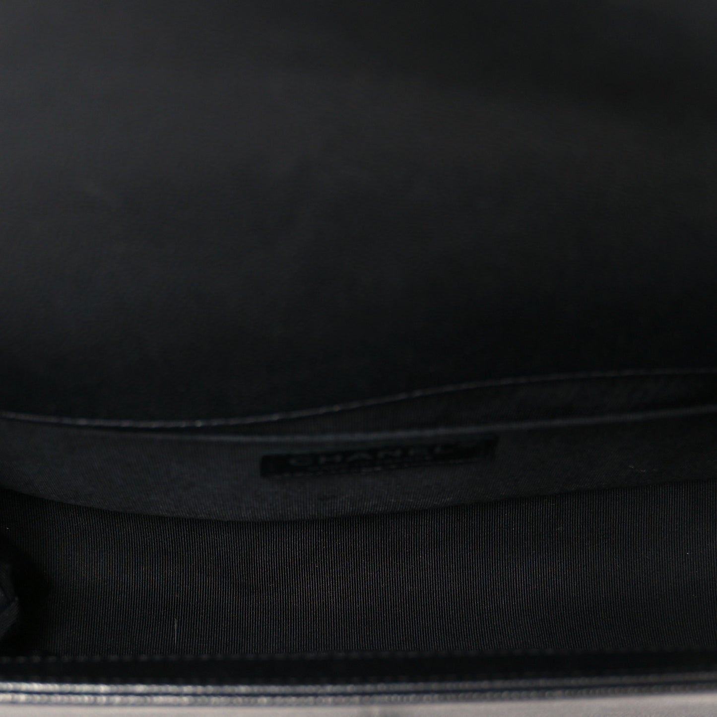 Caviar Quilted Medium Boy Flap So Black